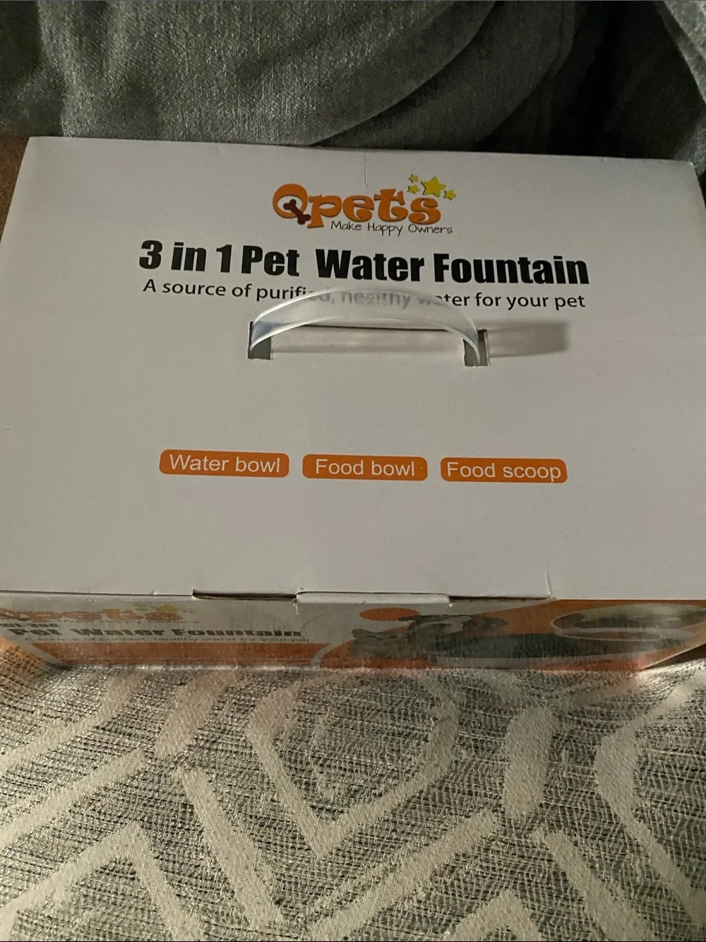 Black & White Pet Water Fountain and Food Bowl